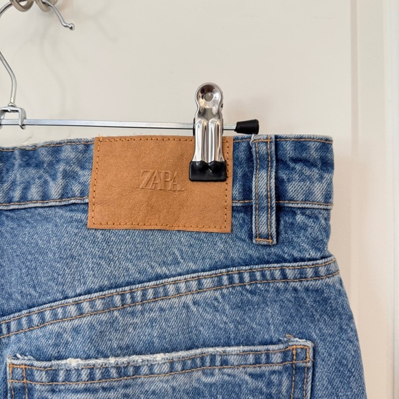 NWT Zara Straight Leg Denim Jean (8) - Picture 3 of 6
